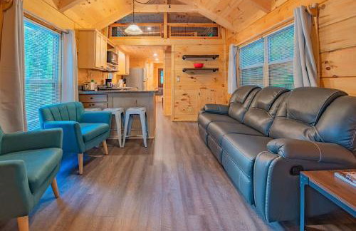 Tiny Cabin Village Private Hot Tub Lynda Cabin - Foto 5