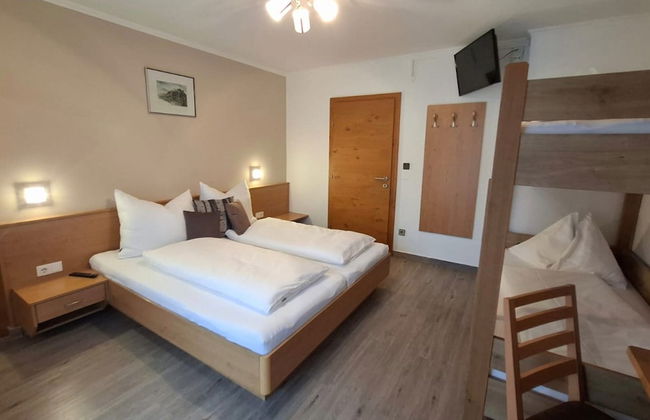 Spacious Holiday Home in Goldegg near Ski Area - Photo 6