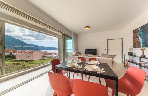 Seaside Elegance Suites - Photo 12