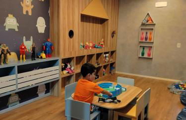 Apto 2 quartos com ar, piscina e varanda I 6 min praia Aruana - Foto 26