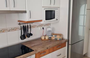 Gran terraza con vistas al mar y piscina - Foto 9