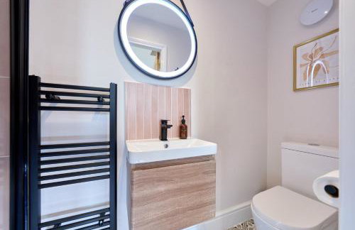 Stylish 4 bed home in Old Trafford next to MUFC - Foto 51