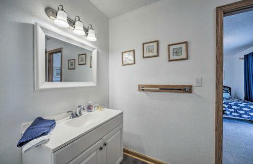 Avon Home on the Channel with Hot Tub and Deck! - Foto 22