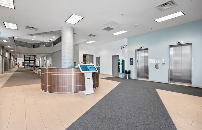 Bright Suites Finch West - Foto 2