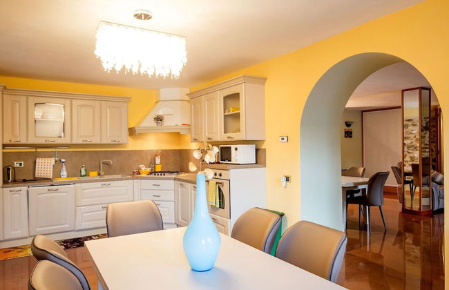 Lakeside Mansion With Pool - Foto 13