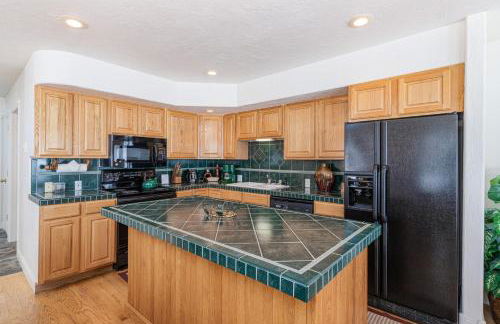 Year-Round Base with Balcony and Mtn Views in Driggs! - Foto 10