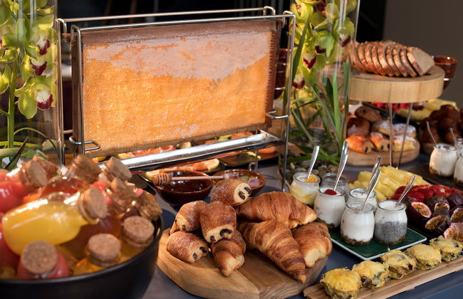 More Quarters Hotel - Photo 47