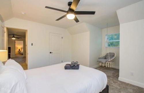 Stunning Modern Dream Home w Pool Grill Foosball - Foto 27