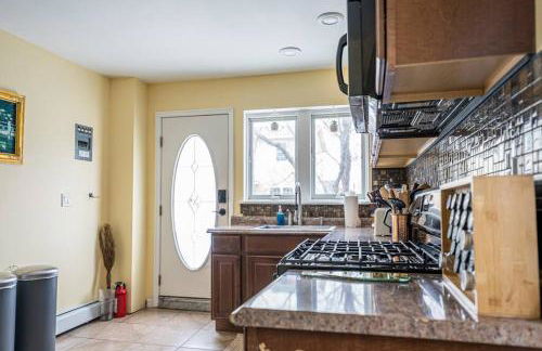 2Units 4BR 3BA Cape Cod Designer House - Foto 25