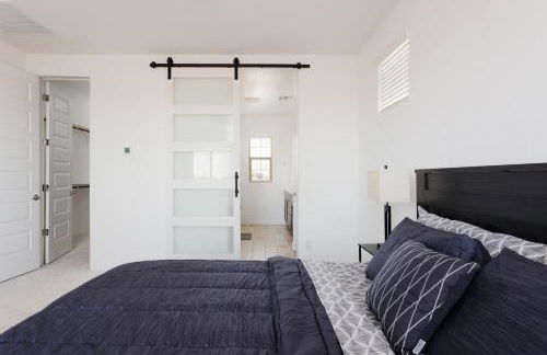 Modern Desert Home-Great for families & groups, near golf, hiking, and city fun, Private in-law suite with own entrance also available separately - Foto 15