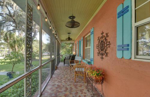 Riverfront Getaway with Hot Tub and Game Room! - Foto 31