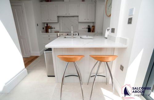 Stylish Coastal 3 Bed Haven - Close to town - Foto 25