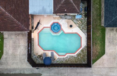 Beautiful 5BR 2BA DeSoto Holiday Home with Pool - Foto 31