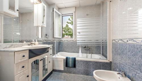 Mesa del Baño - Casa con terraza y bañera de hidromasaje en Alhama de Granada - Foto 5, Shower