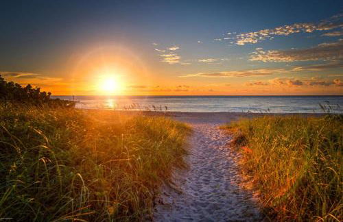 Ground Floor 2 Bdrm King Condo Close to Beach - Foto 16