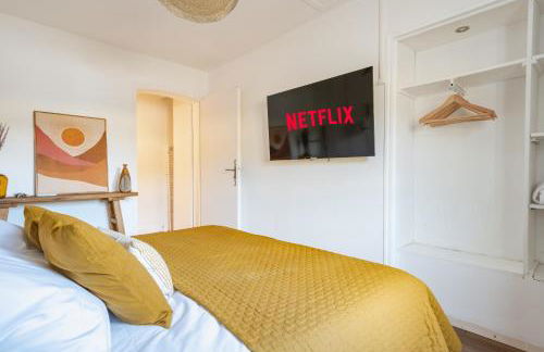 Suite Bali de 45m2 - Idéal couple - Chambre séparée - Jacuzzi baignoire balnéo - Sauna - Clim réversible - Netflix - Piscine accès partagé avec la petite copro - Bouteille de champagne offerte dès 2 nuits - Foto 18
