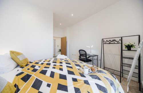 Stylish 2 bed Flat in London with River Thames views Access to boat rides into London-Near O2 Arena and Excel, Fast Wi-Fi, Free Parking, Excellent links Elizabeth and Southeastern Train Line - Foto 29