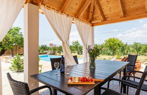 Vila Nira Radonić - Foto 26