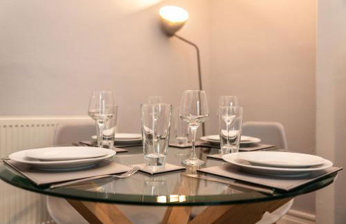 BEST PRICE! Perfect Gunwharf Accommodation - 5 single beds or Kingsize FREE PARKING - Foto 52