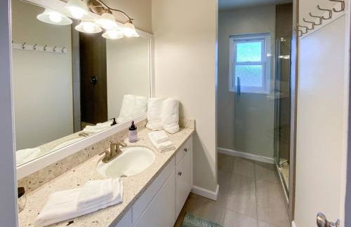 4Bd, putt putt, turf, grill, fire pit & more! - Photo 21