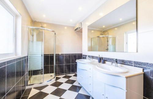 Villa Estrelícia - Pool - Free wi-fi - New in Booking - Foto 21