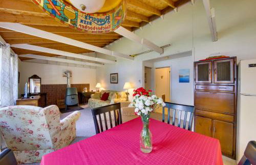 Rustic Retreat Across from Lake Family Friendly! - Foto 2