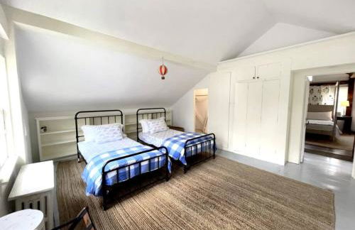 Historic Estate - 5 min to Mohawk Mt Ski Resort - Foto 12