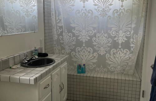 Beautiful 4BD and 3BA Pool Jacuzzi Vacation Home - Foto 29