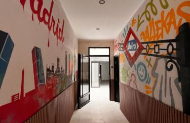 R8 Trabajo y Descanso Premium Junto a Metro Madrid - Photo 11