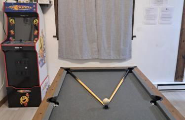 Fun Home in Pocono with Gameroom-Firpit-BBQ Grill-TV and AC in all rooms - Foto 15