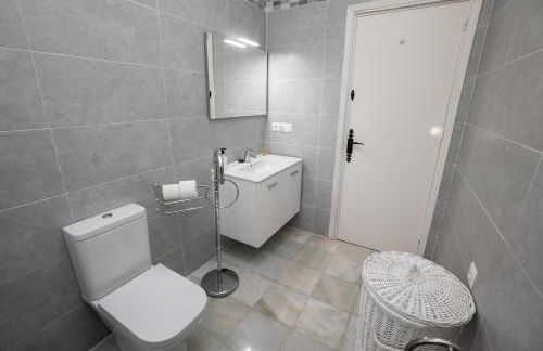 Private Heated Pool, Jacuzzi & 1225m2 garden in Villa Cipreses - Photo 41