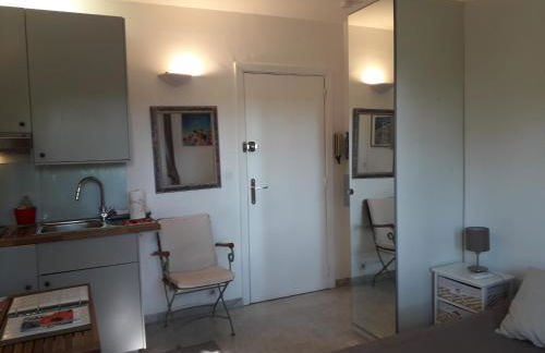 Cannes Studio privé climatisé et bon wifi - Foto 7