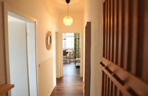 Cozy home with 3 BR, luxury beds, Smart TV, Wifi & private parking spot - Foto 3