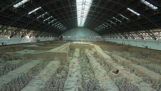 Ganztagesausflug zur Qin-Dynastie mit Töpferei-Workshop und Herstellung von Terrakotta-Kriegern - Foto 3