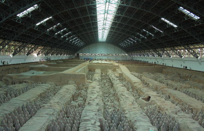 Ganztagesausflug zur Qin-Dynastie mit Töpferei-Workshop und Herstellung von Terrakotta-Kriegern - Foto 3
