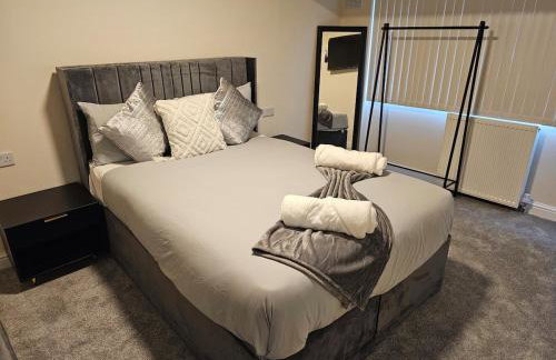 The Rocky Luxe - 4 Bedrooms - Parking - Sleeps 8 - Foto 3