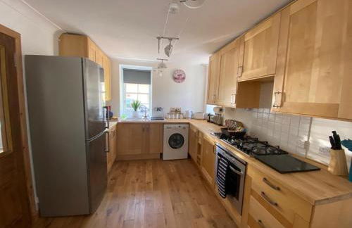 House - Sleeps 4 Pet Friendly & Free Parking - Foto 27