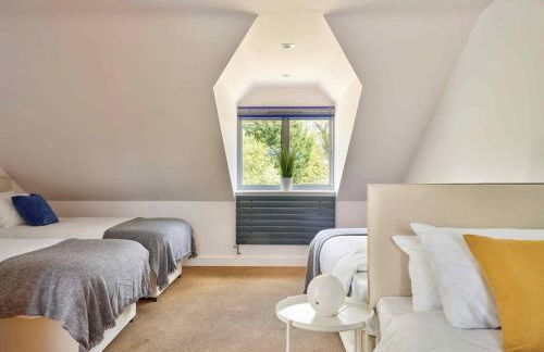 Cheltenham's Most Luxurious House - Beautiful Hot Tub & Indoor Pool - Photo 14