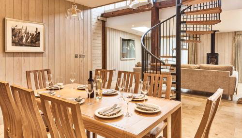 The Carriage House - Photo 3