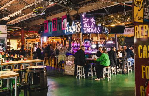 LUX 1 Bed Flat next to Station in Tooting - Photo 20