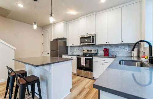 World Travel without leaving PDX - Foto 13