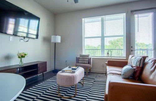 Boulevard Stays Comfortable 1BR Suite w Pool Parking Gym 04 - Foto 5