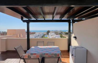 Ático con vistas al mar y piscina privada - Foto 24