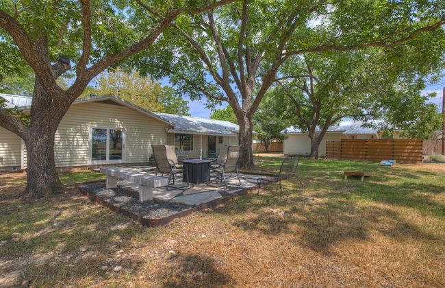 Spacious Home - Fire Pit, BBQ and Outdoor Seating! - Foto 47