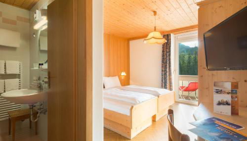 Apparthotel Germania - Foto 4, towels, Shower, wardrobe