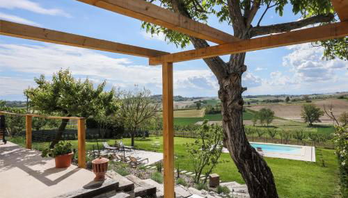 Barn retreat in Italy's UNESCO wine region - Foto 5, Garden, sunbed, Garden view