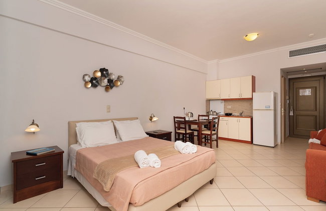 Finiki Plaza - Photo 37