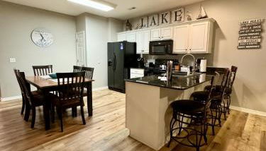 Walk-in level Condo B-6 Near Lake - Foto 3