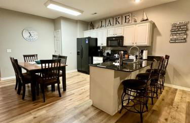 Walk-in level Condo B-6 Near Lake - Foto 3