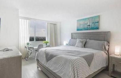 Modern Condo by the Beach, Water Taxi Stop, Prime Location! - Foto 11